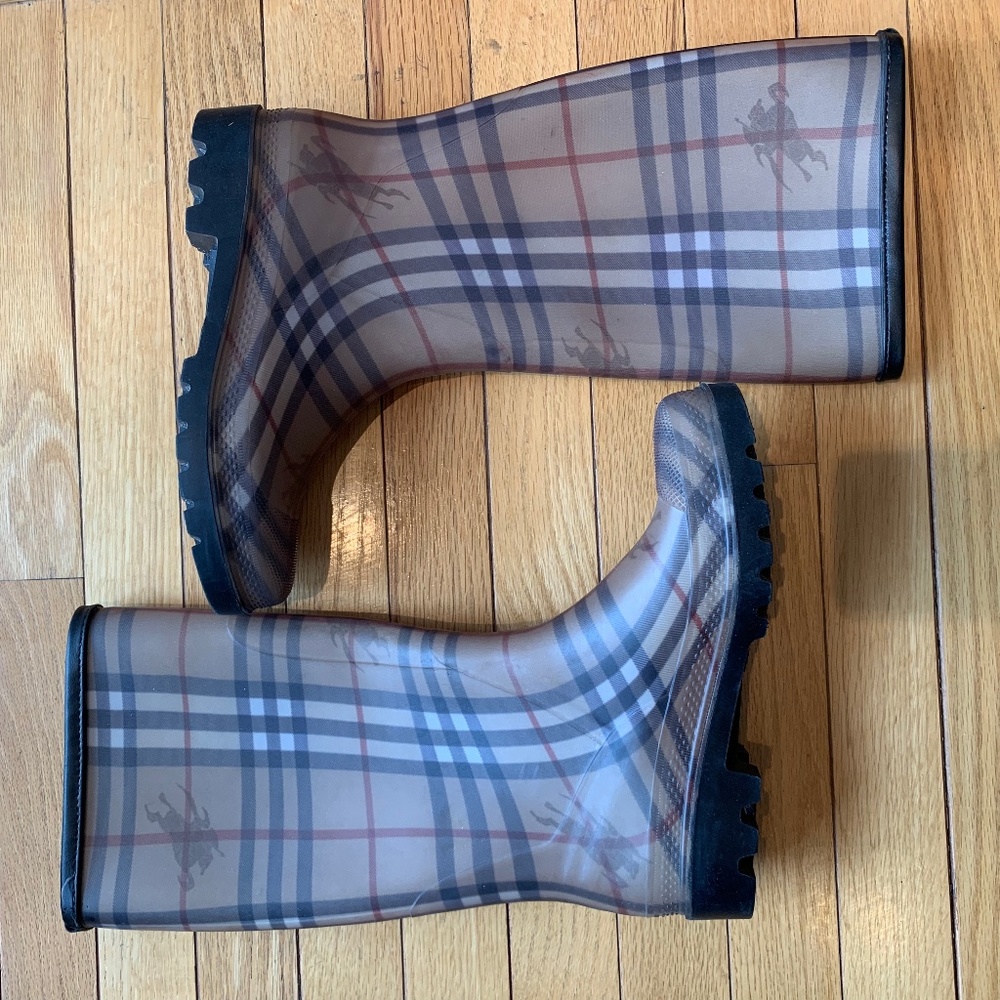 Like-New Authentic Burberry Nova Check Rain Boots